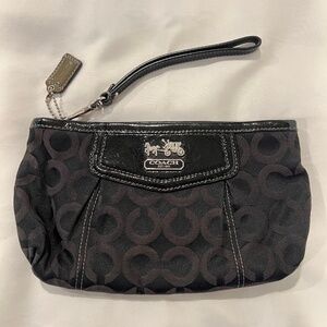Coach Vintage Wristlet (Black Cloth/Patent)